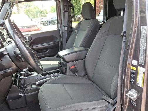 2021 Jeep Gladiator Willys