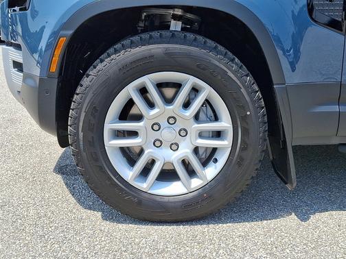 2025 Land Rover Defender S