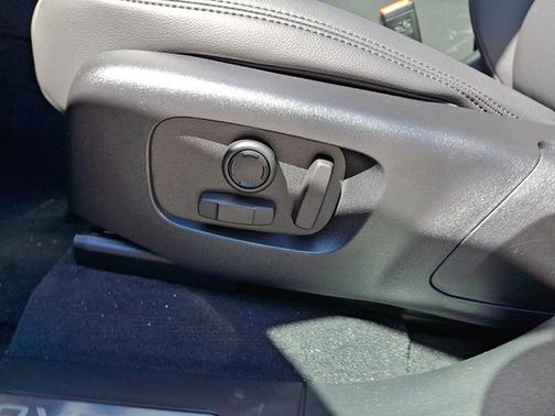 2026 Land Rover Range Rover Velar Dynamic SE