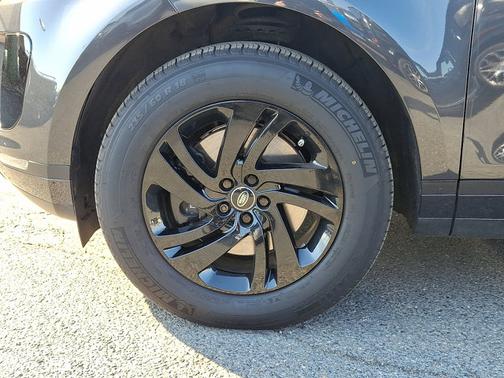 Carpathian Grey Premium Metallic - 1AU 2026 Land Rover Range Rover Evoque Core S