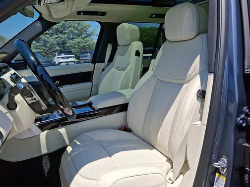 2025 Land Rover Range Rover SE