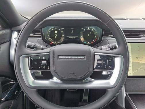 2025 Land Rover Range Rover SE