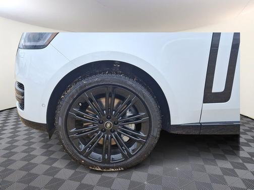 2025 Land Rover Range Rover SE