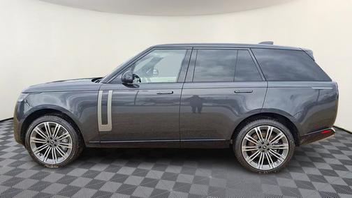 2025 Land Rover Range Rover SE