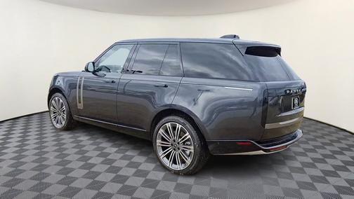2025 Land Rover Range Rover SE