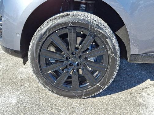 2026 Land Rover Range Rover SE