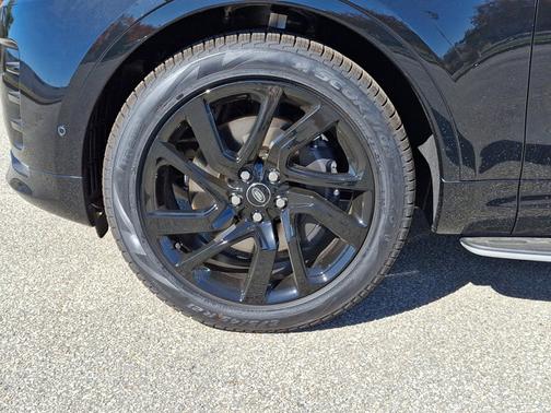 2025 Land Rover Discovery Dynamic SE