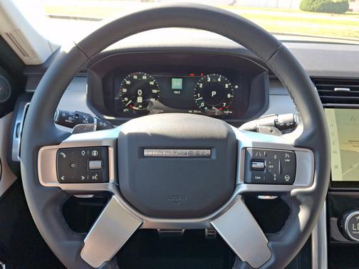 2025 Land Rover Discovery Dynamic SE