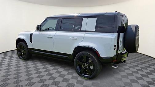 2025 Land Rover Defender X-Dynamic SE