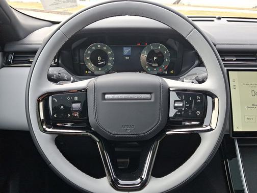 2026 Land Rover Range Rover Velar Dynamic SE