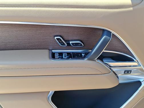 2025 Land Rover Range Rover SE