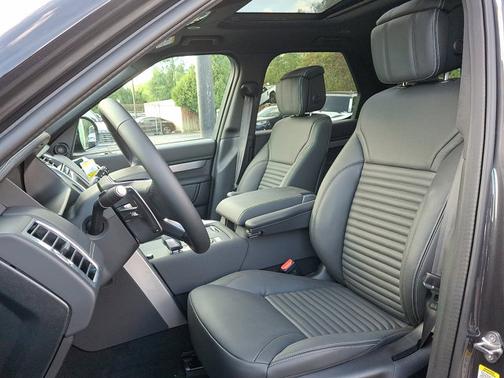 2026 Land Rover Discovery Tempest Edition