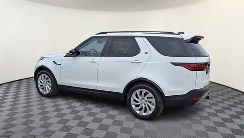 Fuji White - 1AA 2025 Land Rover Discovery S