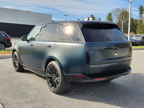 British Racing Green SV Bespoke Ultra Met Satin 2026 Land Rover Range Rover SE