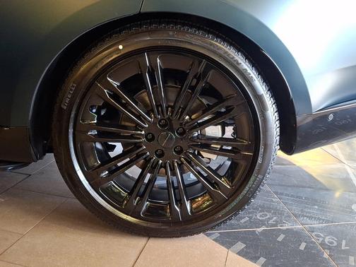 British Racing Green SV Bespoke Ultra Met Satin 2026 Land Rover Range Rover SE