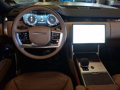 British Racing Green SV Bespoke Ultra Met Satin 2026 Land Rover Range Rover SE