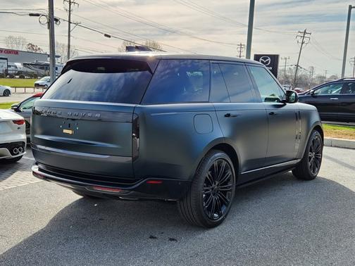 British Racing Green SV Bespoke Ultra Met Satin 2026 Land Rover Range Rover SE