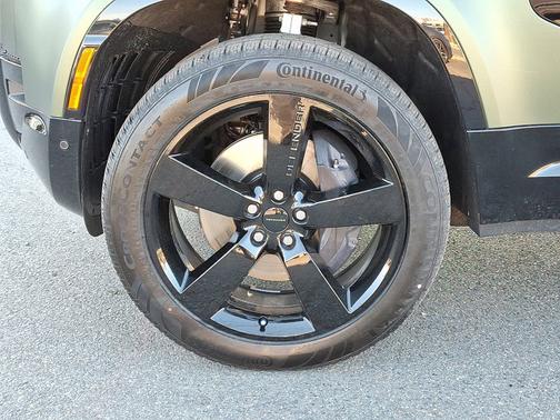 2026 Land Rover Defender X-Dynamic SE