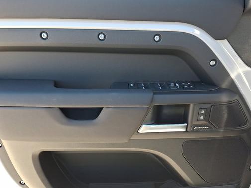 2026 Land Rover Defender S