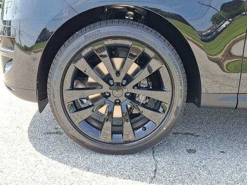 Santorini Black Metallic - 1AG 2026 Land Rover Range Rover Sport SE