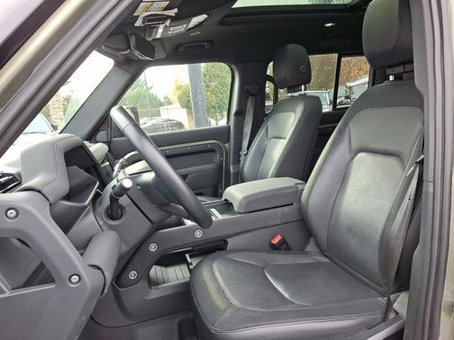 2023 Land Rover Defender X-Dynamic SE