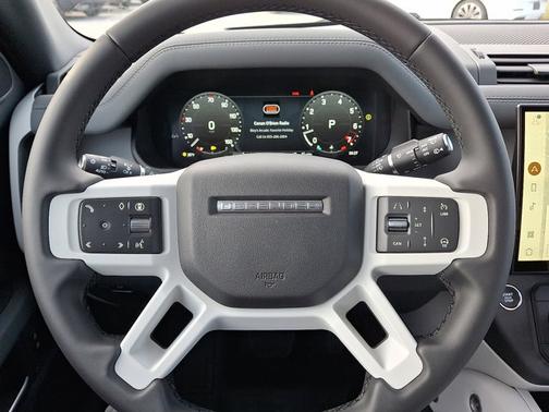 2026 Land Rover Defender X-Dynamic SE