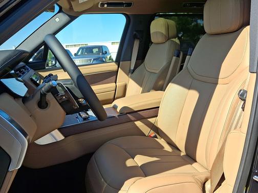 2025 Land Rover Range Rover SE