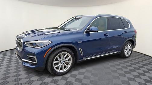 Phytonic Blue Metallic 2023 BMW X5 xDrive45e