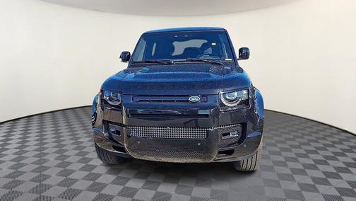 2025 Land Rover Defender V8