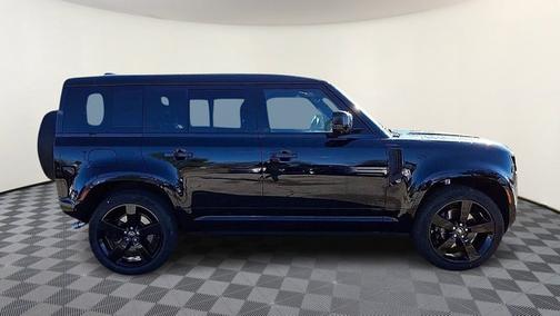 2025 Land Rover Defender V8