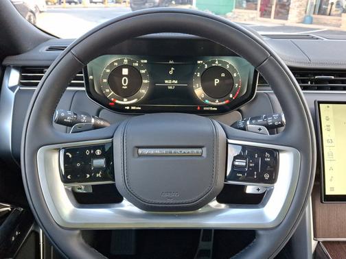 2025 Land Rover Range Rover SE