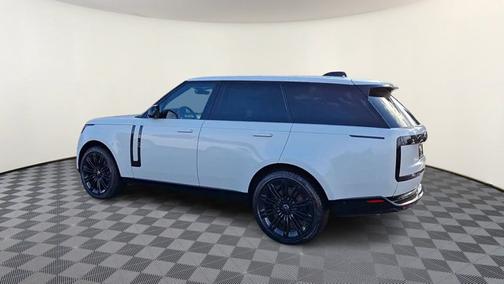 2025 Land Rover Range Rover SE