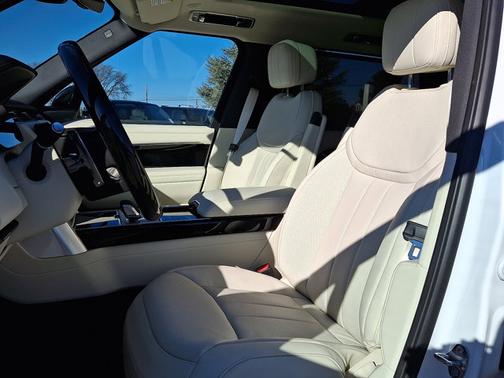 2026 Land Rover Range Rover SE