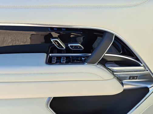 2026 Land Rover Range Rover SE