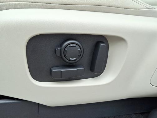 2025 Land Rover Discovery Dynamic SE