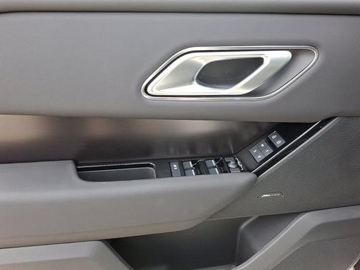 2026 Land Rover Range Rover Velar Dynamic SE