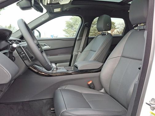 2026 Land Rover Range Rover Velar Dynamic SE