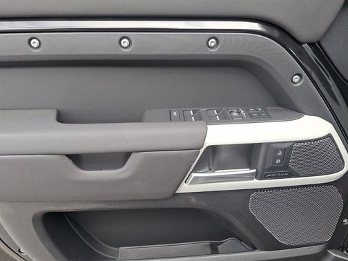 2024 Land Rover Defender S