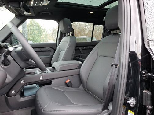 2026 Land Rover Defender X-Dynamic SE