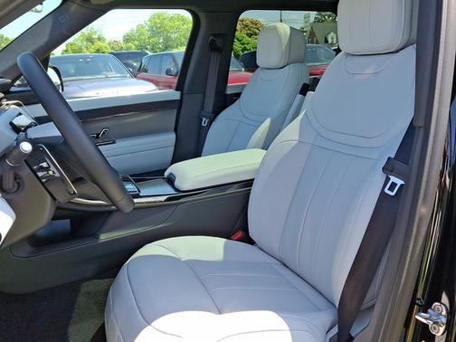 2025 Land Rover Range Rover Sport SE