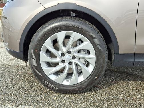 2026 Land Rover Discovery S