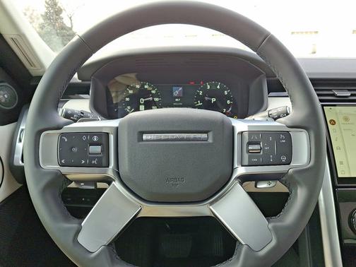 2026 Land Rover Discovery S