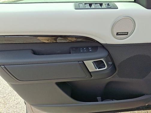 2026 Land Rover Discovery S