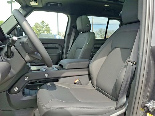 Santorini Black Metallic - 1AG 2026 Land Rover Defender X-Dynamic SE