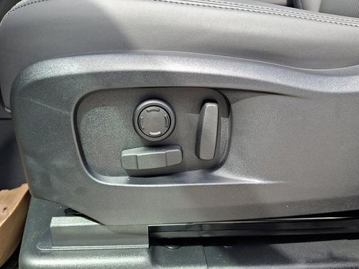 Santorini Black Metallic - 1AG 2026 Land Rover Defender X-Dynamic SE