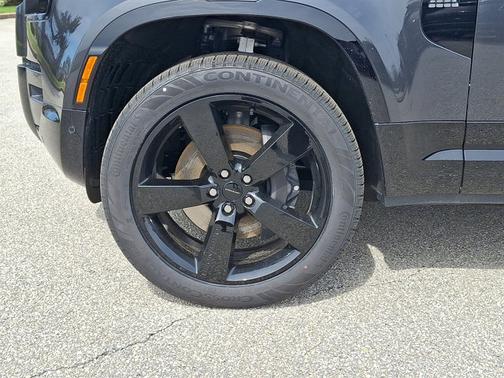 Santorini Black Metallic - 1AG 2026 Land Rover Defender X-Dynamic SE