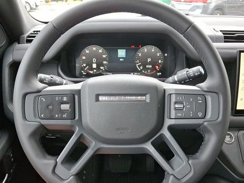 2025 Land Rover Defender X-Dynamic SE