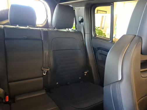 2026 Land Rover Defender OCTA