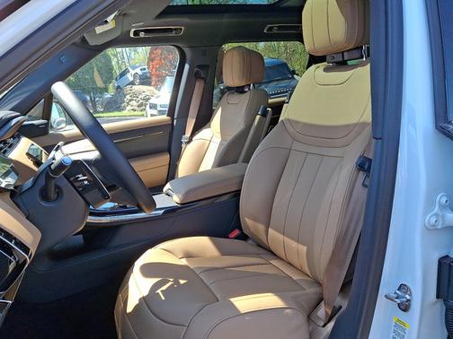 2025 Land Rover Range Rover Sport SE
