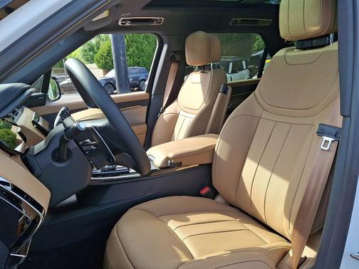 2025 Land Rover Range Rover Sport SE